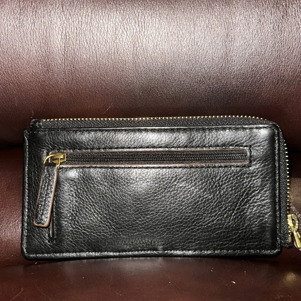Fossil Leather Phone Wallet - Picture 5 of 15